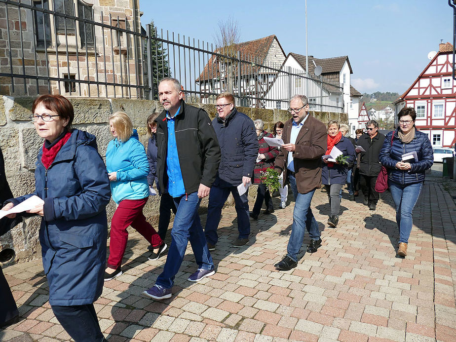 Palmsontag in Naumburg - Beginn der Heiligen Woche (Foto: Karl-Franz Thiede)